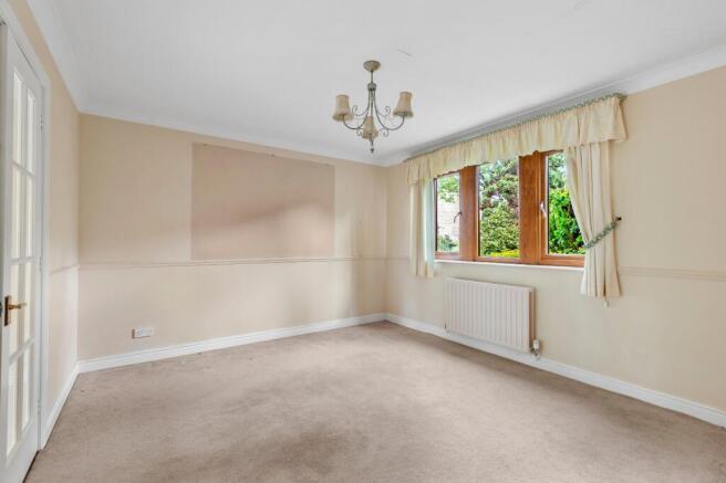 4 bed Detached for sale Image 5