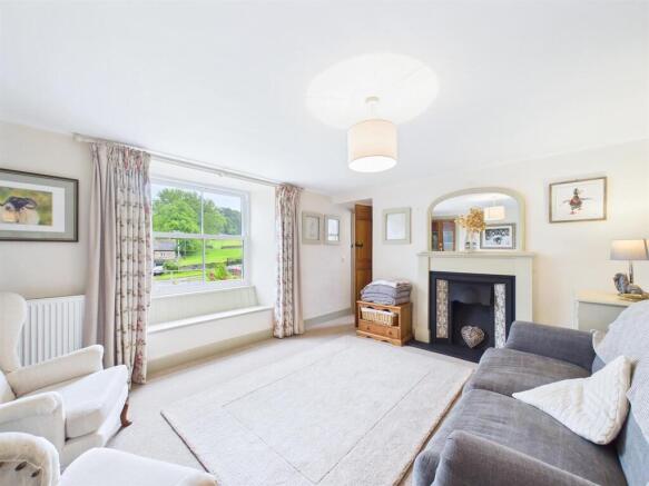 3 bed Semi-Detached for sale Image 4