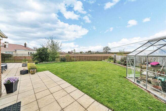 REAR GARDEN.jpg