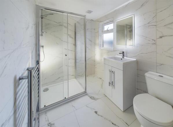 Bathroom 2.jpg