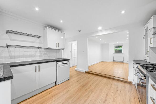 4 bed Terraced for sale Image 7