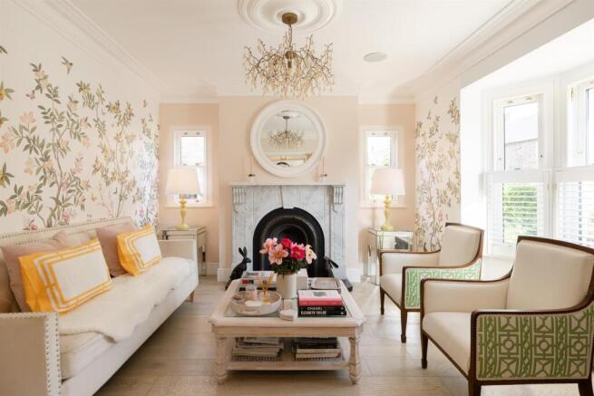 5 bed House for sale Image 9