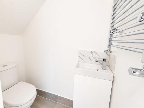 4 bed Detached for sale Image 5