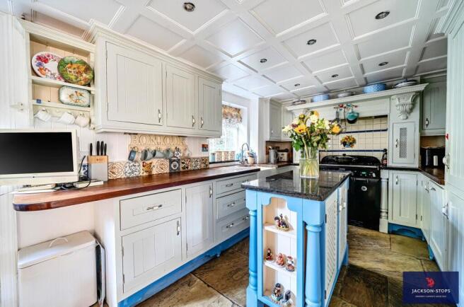 Whaddon Road, Newton Longville, Buckinghamshire, MK17 photo 4