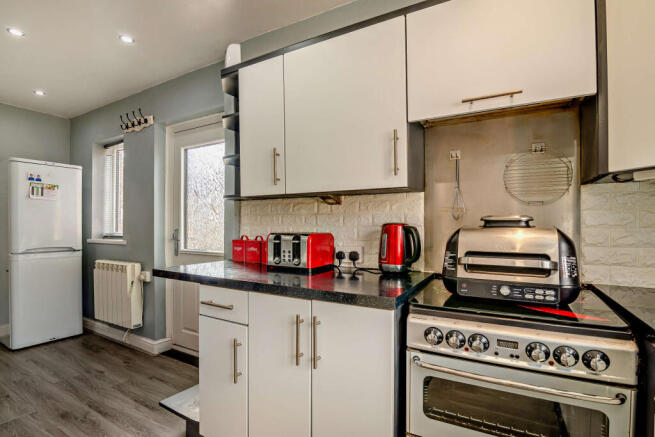 3 bed Semi-Detached for sale Image 7