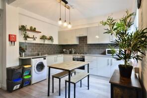 Flat 2, Hollisfield, Cromer Street, London WC1H 8LG