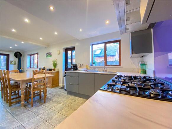 Kitchen/Breakfast Rm