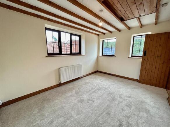 3 bed Semi-Detached for sale Image 10