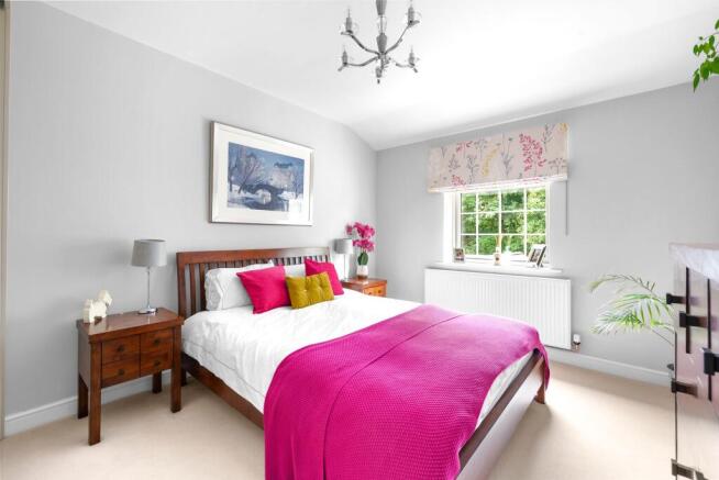 4 bed Semi-Detached for sale Image 12
