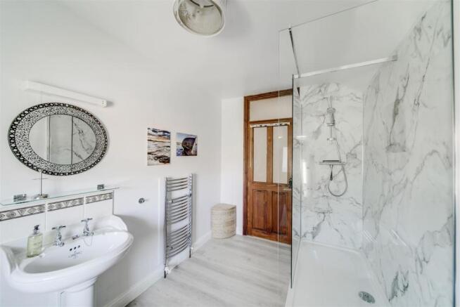 HOUSE BATHROOM