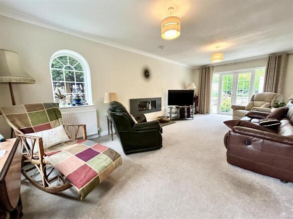 3 bed Detached Bungalow for sale Image 5