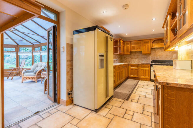7 bed Detached for sale Image 8