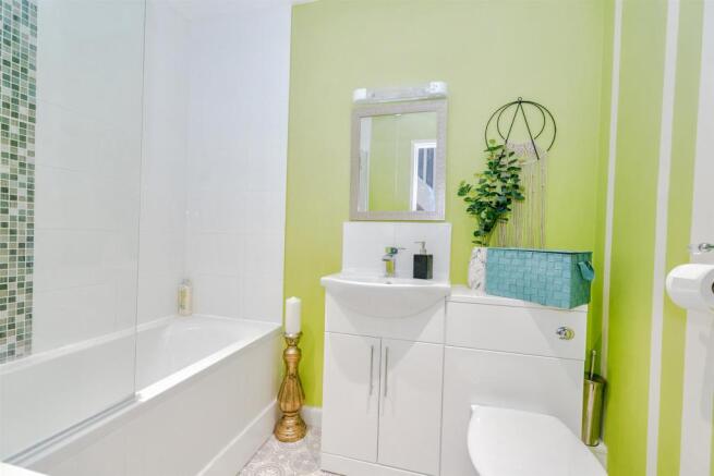 FAMILY BATHROOM