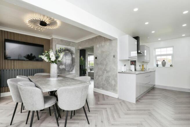 Kitchen/Dining Room