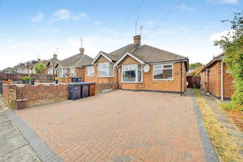 Cameron Drive, Northampton, NN5