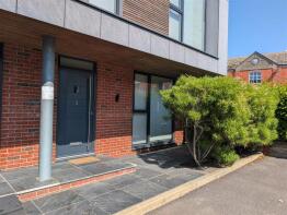 Flat 2, 39 The Courtyard, West Street, Bridport DT6 3QW