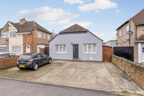 Desford Way, Ashford, TW15