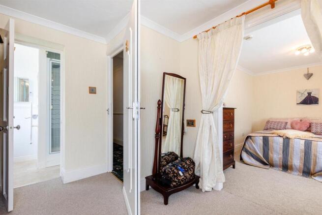 12 bed Detached for sale Image 9