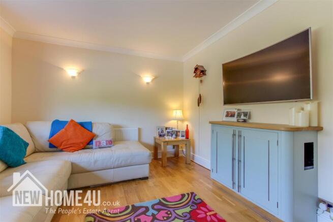 LOUNGE: