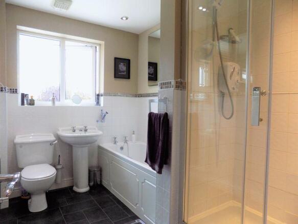 Master En-Suite