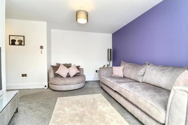 4 bed Detached for sale Image 8