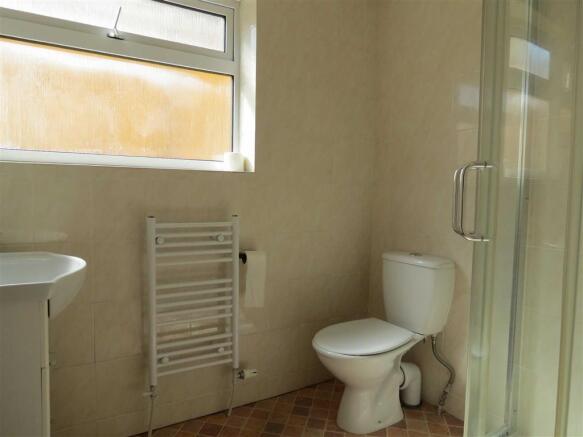 Shower Room: