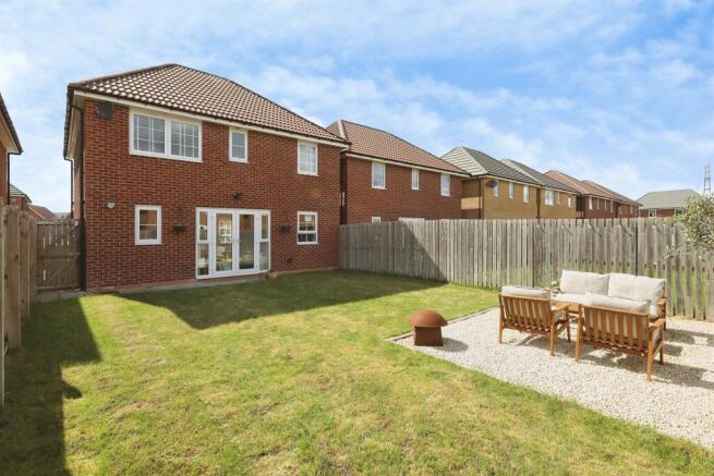 4 bed Detached for sale Image 4