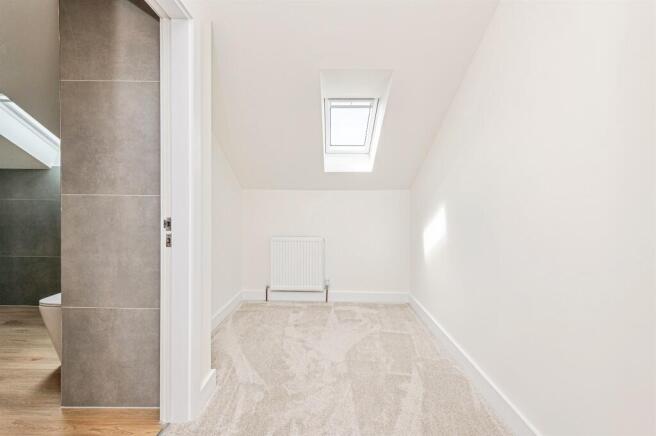 4 bed Detached for sale Image 11