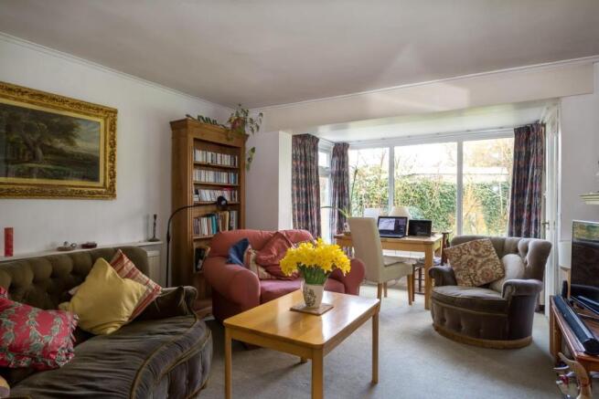 Living room 1.jpg
