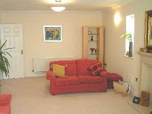 SECOND PHOTO OF LOUNGE