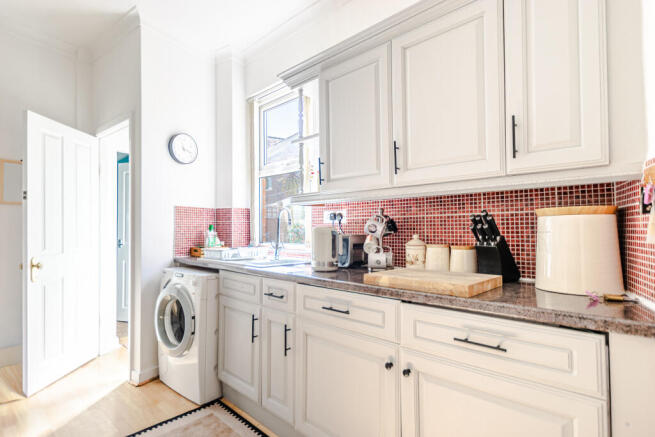 3 bed Semi-Detached for sale Image 9
