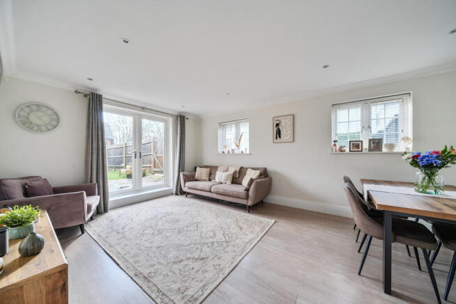 1399955-9-6973c3d...