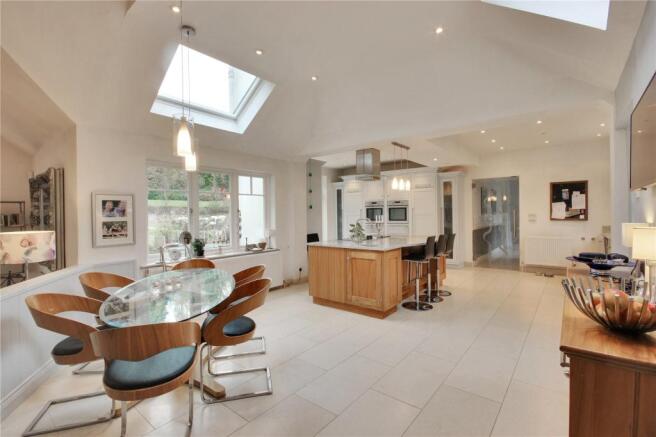 Kitchen/Breakfast Rm