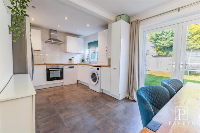 KITCHEN DINER