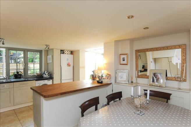 Kitchen/ Dining Room