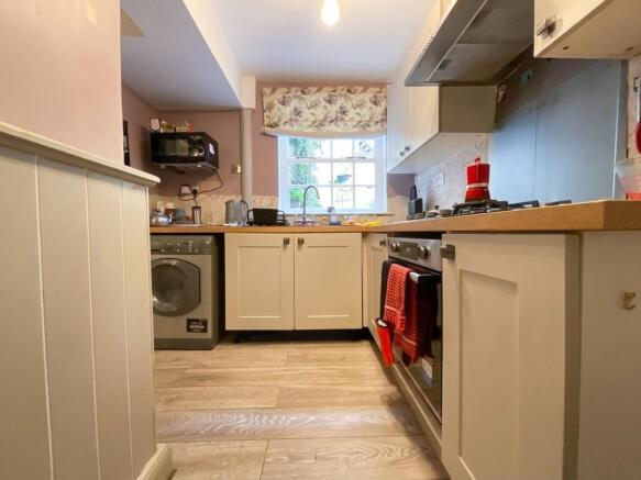 2 bed Flat for sale Image 4