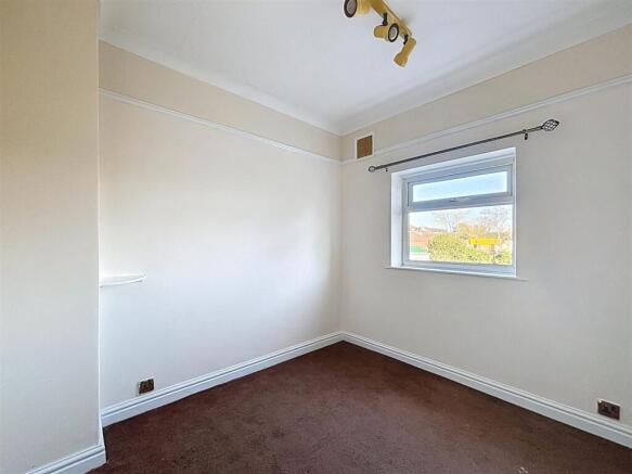 3 bed Terraced for sale Image 12