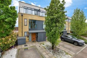 12, Ashflower Drive, Romford RM3 0FL
