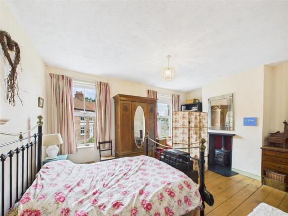 3 bed Terraced for sale Image 4