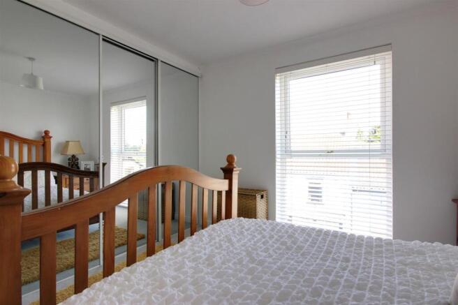 2 bed Flat for sale Image 10