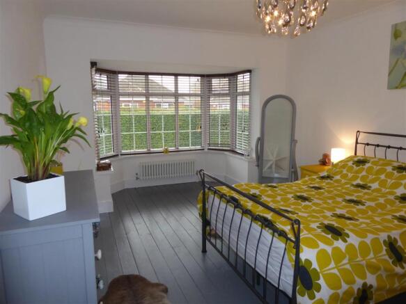 BEDROOM 1 (FRONT)