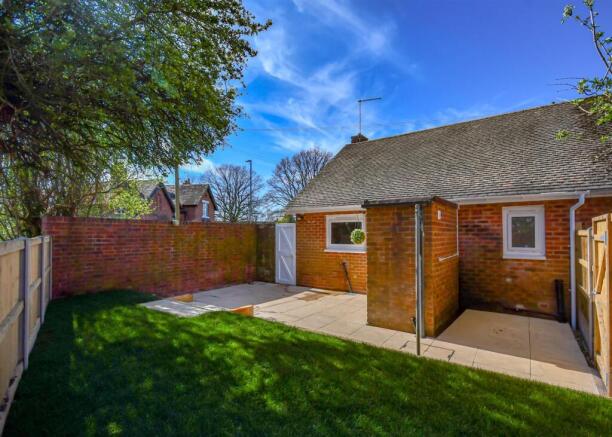 15 School Close-8.jpg