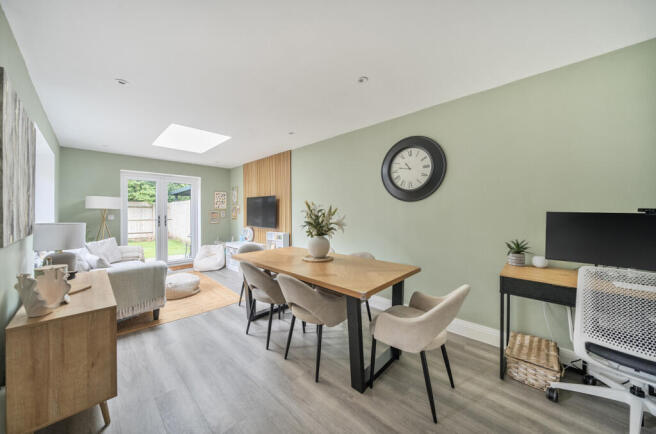 1333072-18-689dc7...