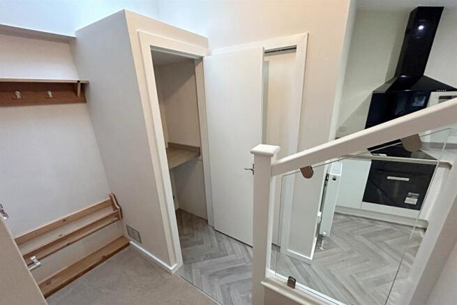 Hallway & Utilit