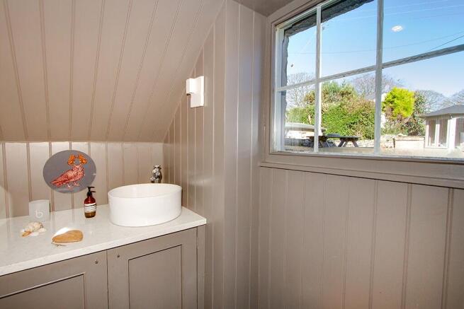 2 bed House for sale Image 10