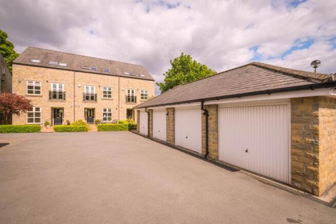 4 bed Terraced to rent Image 7