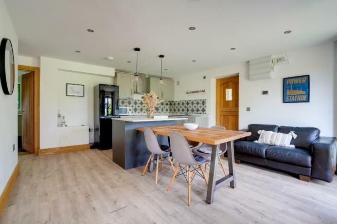 Open-plan kitchen (Annexe)