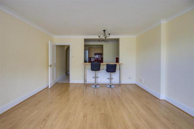 Living Room (2)