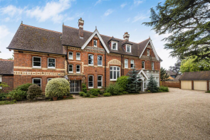 2, Avenue House, Upper Warren Avenue, Caversham, Reading RG4 7EF