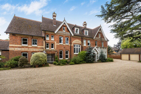 Upper Warren Avenue, Caversham, Reading